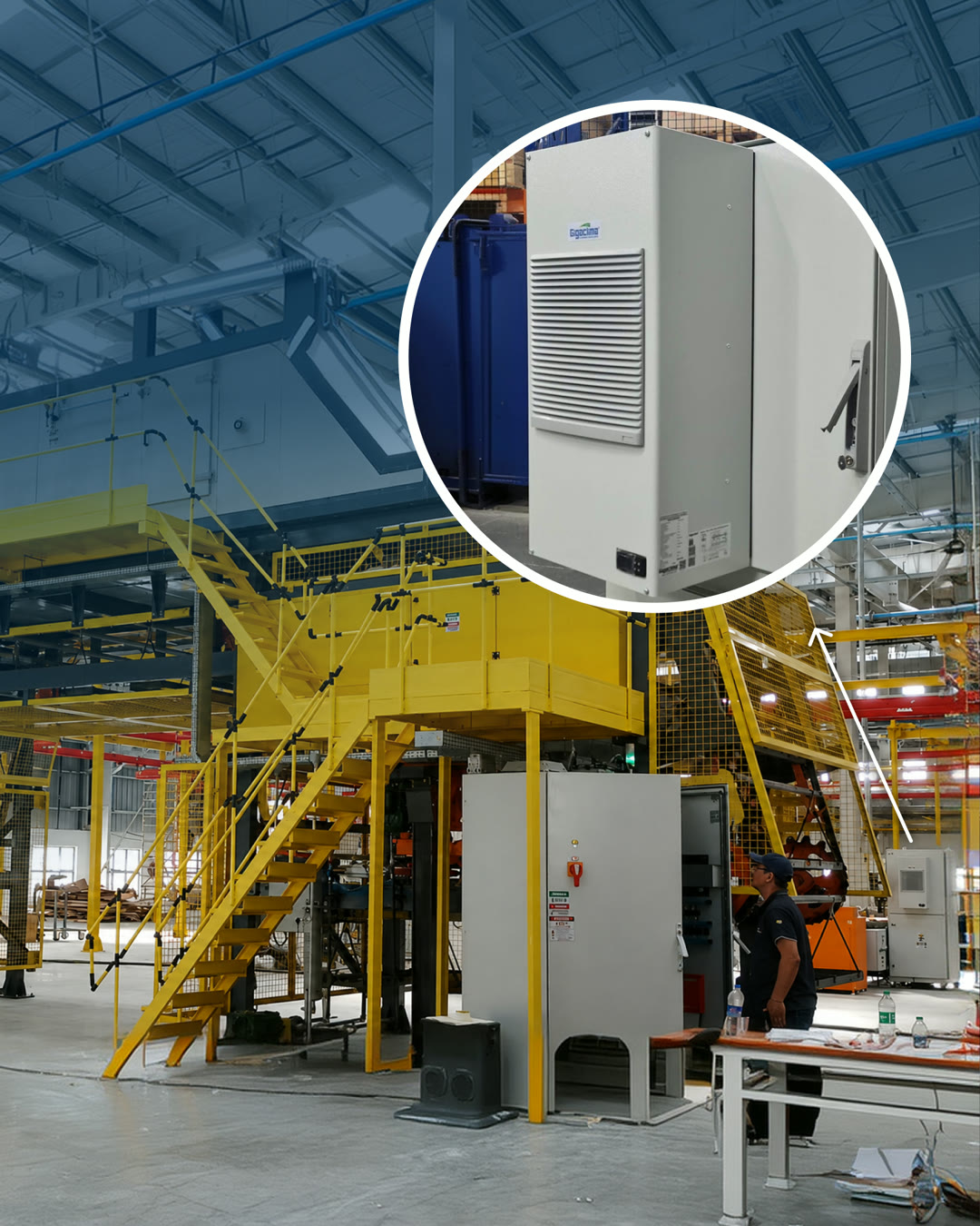Painel elétrico em linha de pintura protegido por Refrigerador para Componentes Eletrônicos Indoor da Gigaclima, em destaque